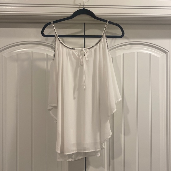 Umgee cold shoulder with silver stud detail - Picture 1 of 1